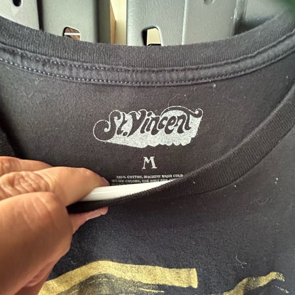 St Vincent T-shirt size medium as is condition - Picture 4 of 8
